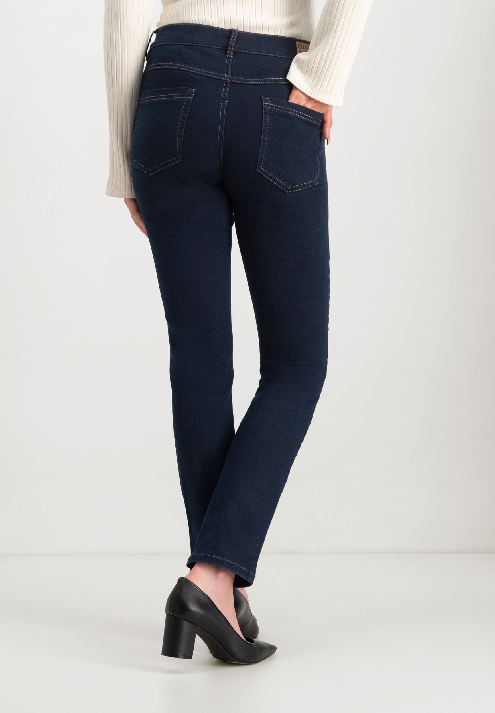 Twigie Shape-On Straight Jeans | Blue Black Pants ZRS